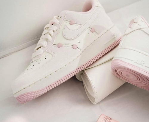 Air Force 1 Low Valentine's Day (2025) (HV5992-111)