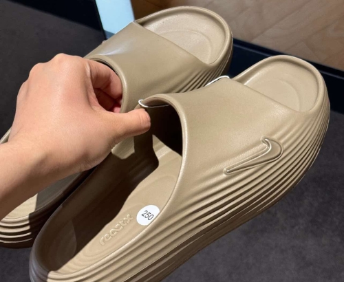 Nike ReactX Rejuven8 Slide ‘Khaki’ (HV4479-200)