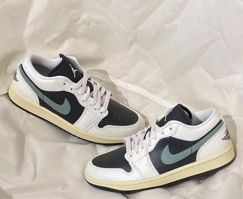 Nike Jordan 1 Low 'Jade Smoke' (DC0774-001)