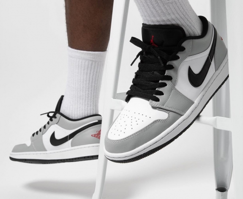 Jordan 1 Low Smoke Grey V2 