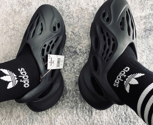 Yeezy Foam Runner Onyx (HP8739)
