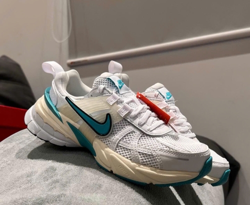 Nike V2K Run 'Coconut Milk' (FD0736 105)