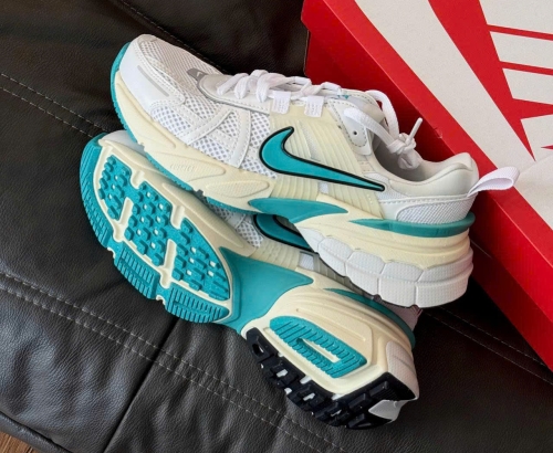 Nike V2K Run 'Coconut Milk' (FD0736 105)